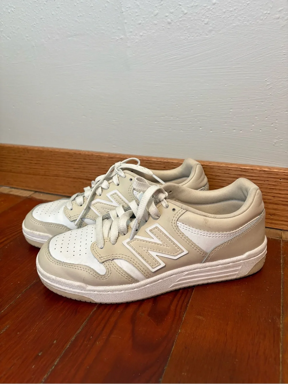 New Balance Womens White and Beige Low-Top Sneakers